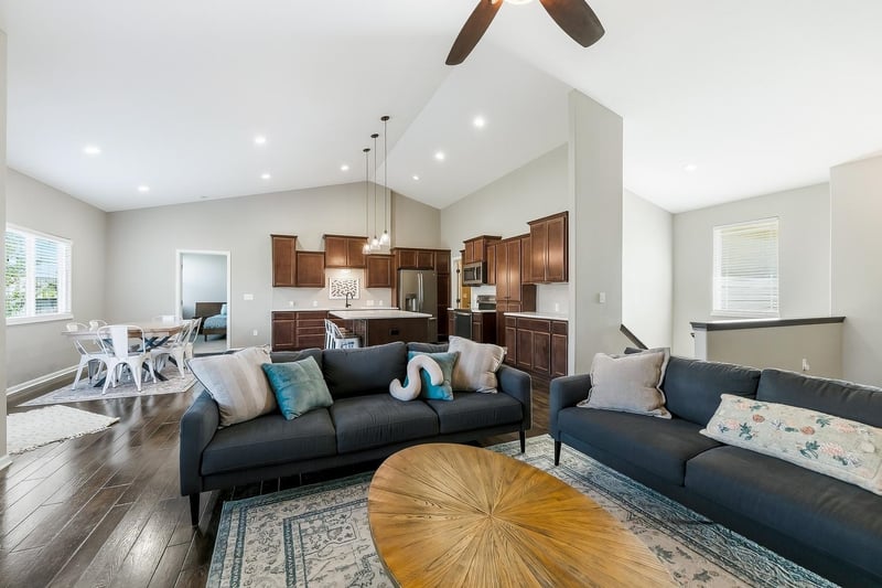 965 N Cedar Brook Cir, Mulvane, KS 67110