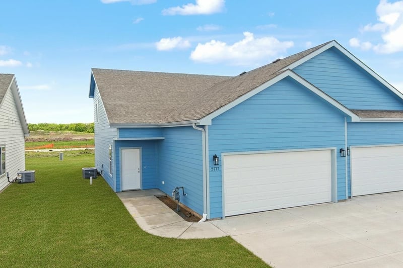 2717 Amelia Ln, Salina, KS 67401