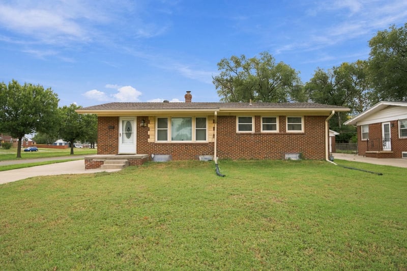 7504 E Gilbert St, Wichita, KS 67207