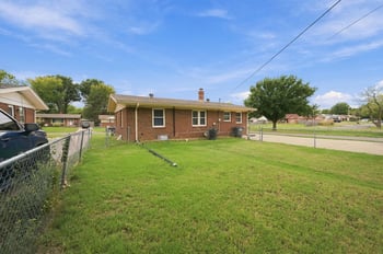 7504 E Gilbert St, Wichita, KS 67207
