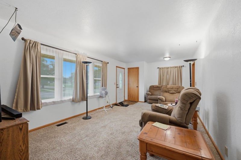 7504 E Gilbert St, Wichita, KS 67207