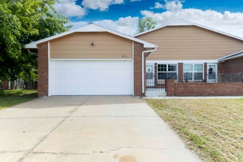 8709 E Longlake Cir #8711 E Longlake Cir, Wichita, KS 67207