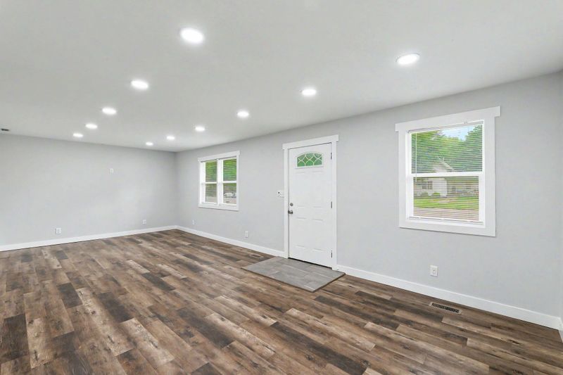 221 W Main, Mount Hope, KS 67108