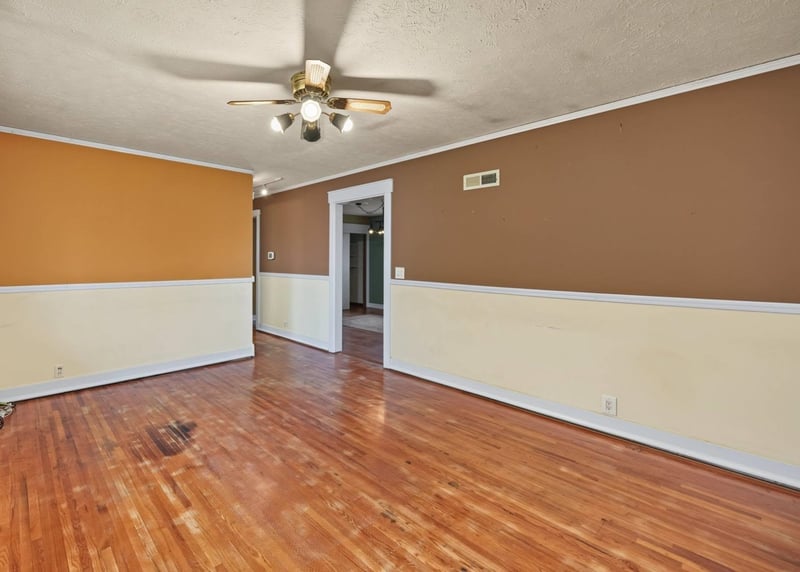 2424 Drake Pl, Salina, KS 67401