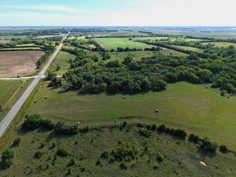 00001 27th Ave, Canton, KS 67428