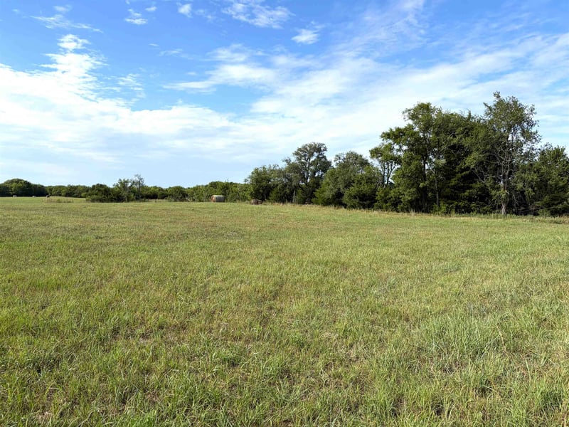 00001 27th Ave, Canton, KS 67428