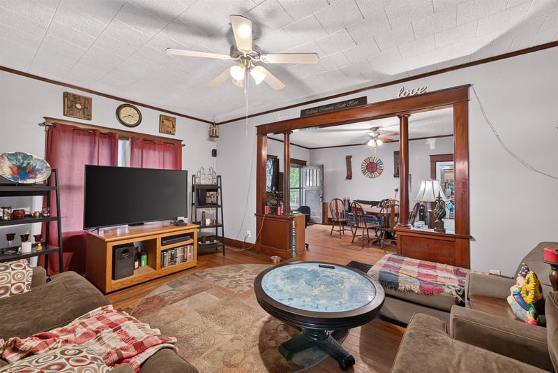 243 W Adams St, Howard, KS 67349
