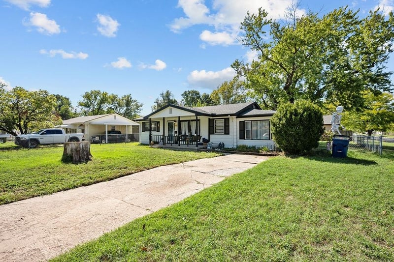 4601 S Vine Ave, Wichita, KS 67217