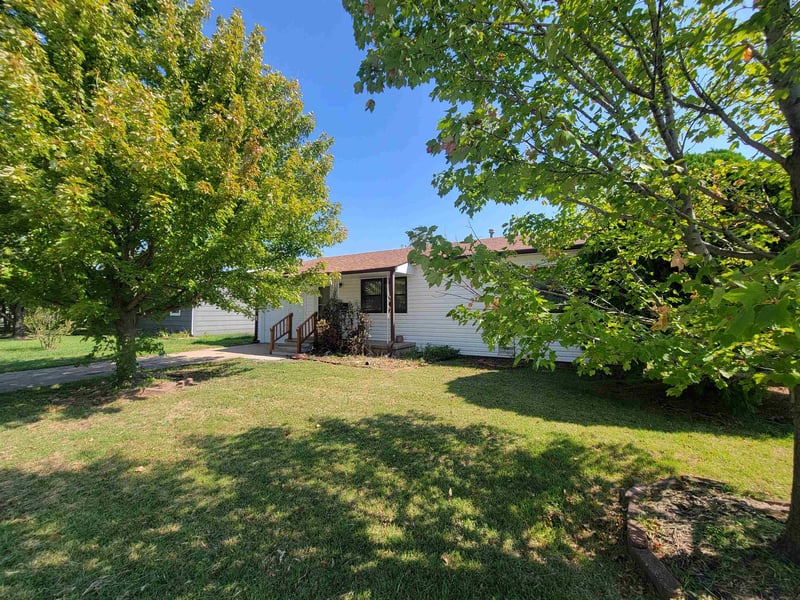 1011 N Park St, Wellington, KS 67152