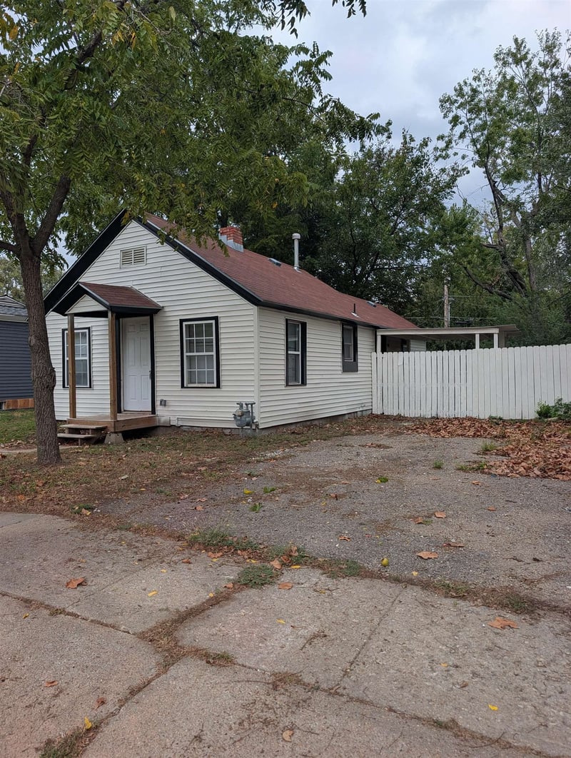 1108 Ellet St, El Dorado, KS 67042