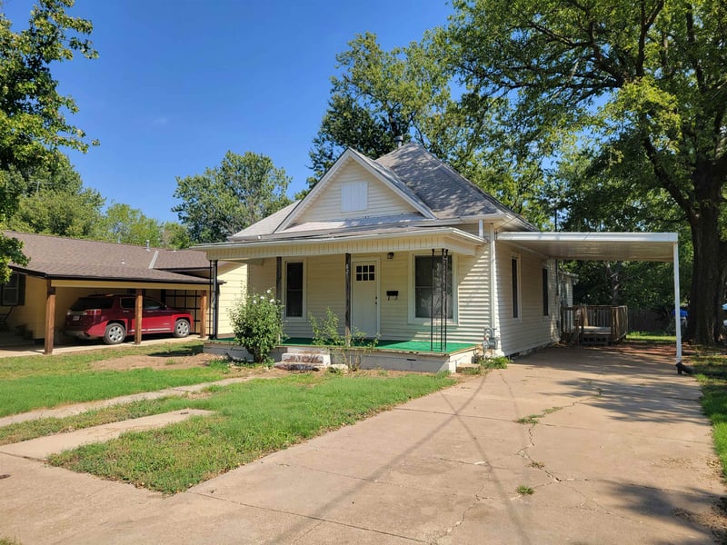 821 S C St, Wellington, KS 67152