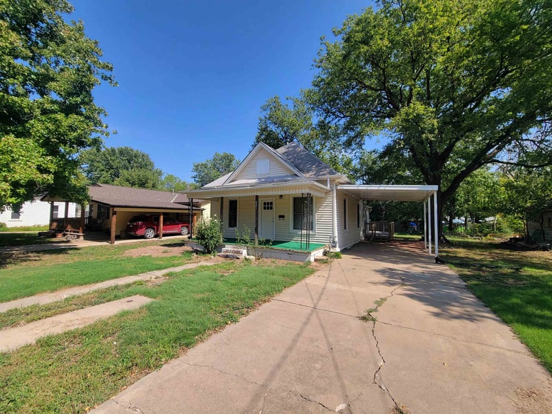 821 S C St, Wellington, KS 67152