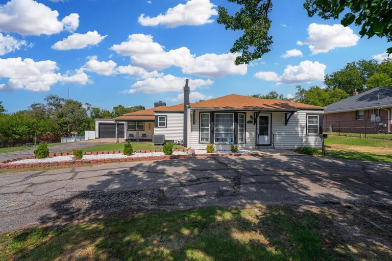 3412 E Elmwood Dr, Wichita, KS 67218-4819