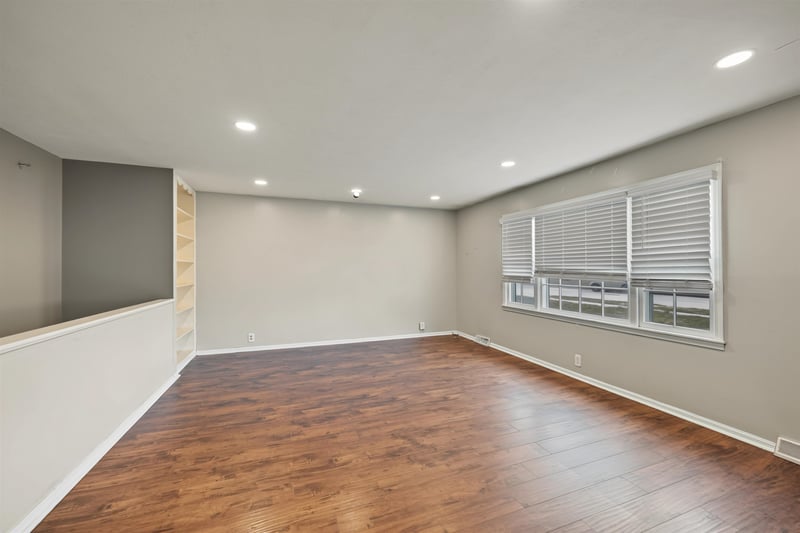 2058 Lewis St, Salina, KS 67401