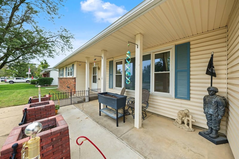 2612 Bret Ave, Salina, KS 67401