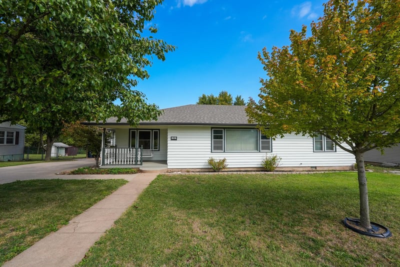 702 W 10th Ave, El Dorado, KS 67042