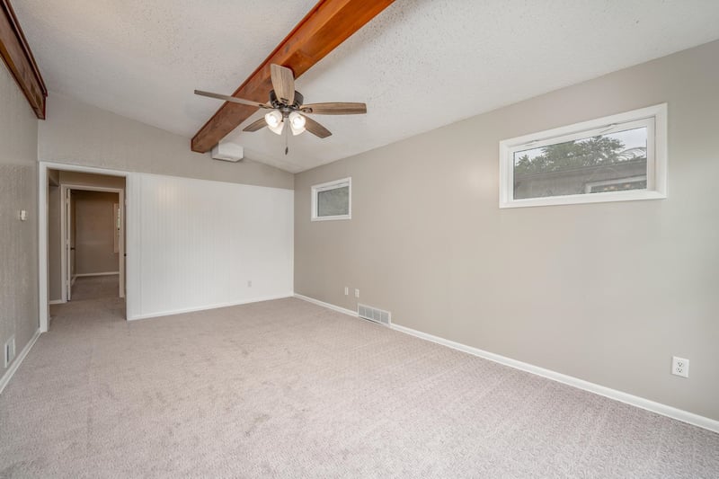 461 S Westview Dr, Derby, KS 67037