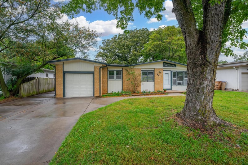 461 S Westview Dr, Derby, KS 67037