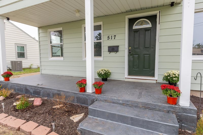 517 E Cloud St, Salina, KS 67401