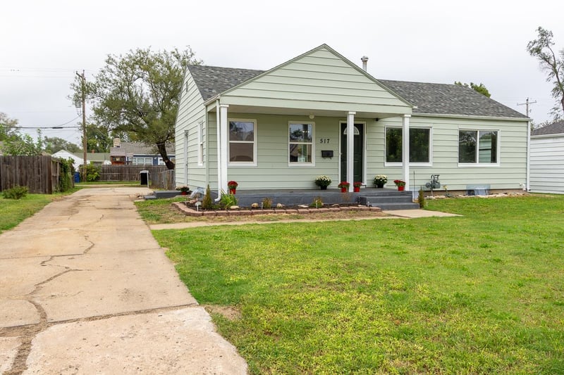 517 E Cloud St, Salina, KS 67401