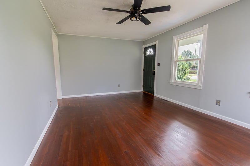 517 E Cloud St, Salina, KS 67401