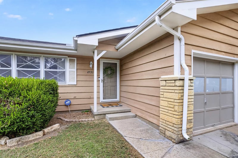 2733 N Dellrose Ave, Wichita, KS 67220