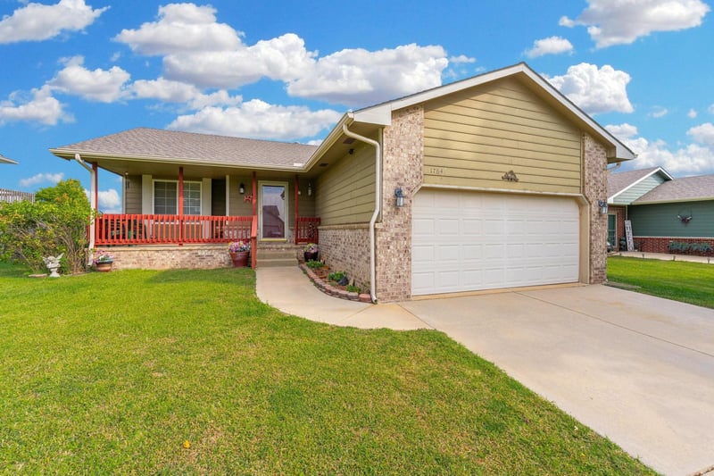 1764 N Myers Cir, Mulvane, KS 67110