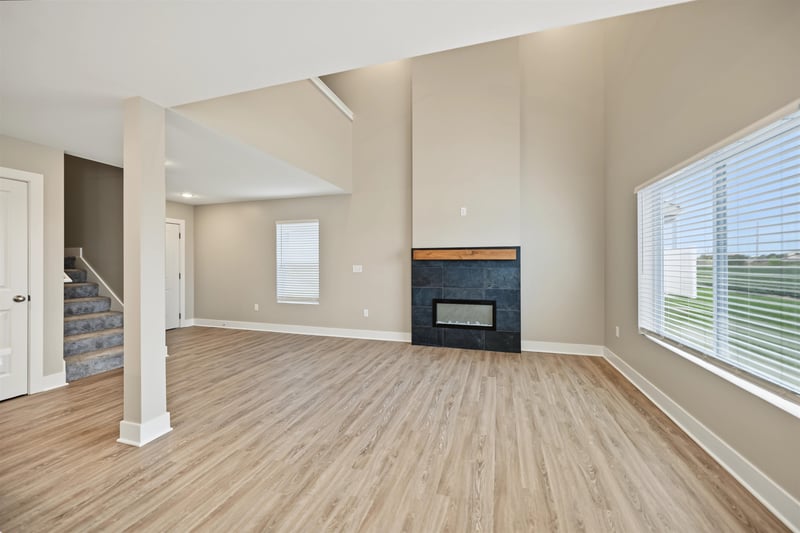 1226 Steve Hawley Ln, Salina, KS 67401