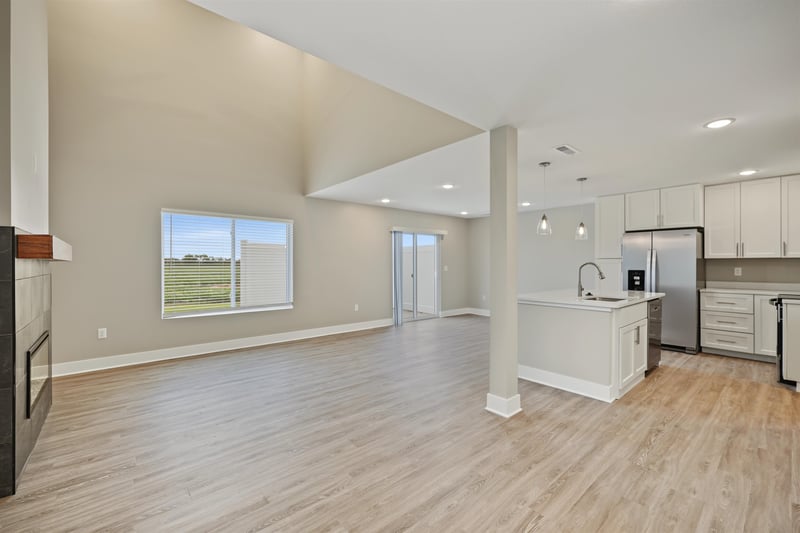 1226 Steve Hawley Ln, Salina, KS 67401