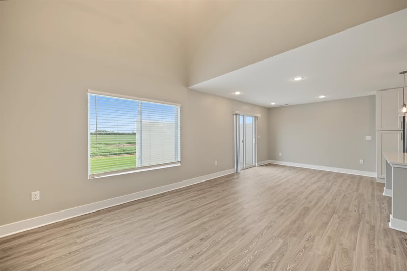 1226 Steve Hawley Ln, Salina, KS 67401