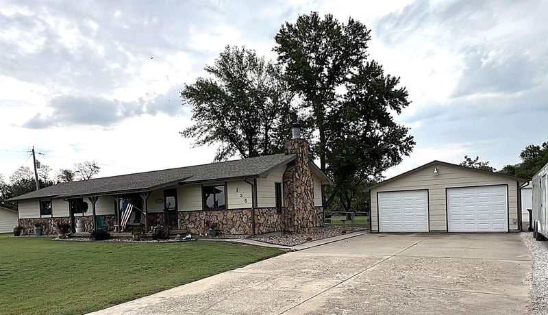 135 W 79th St S, Haysville, KS 67060