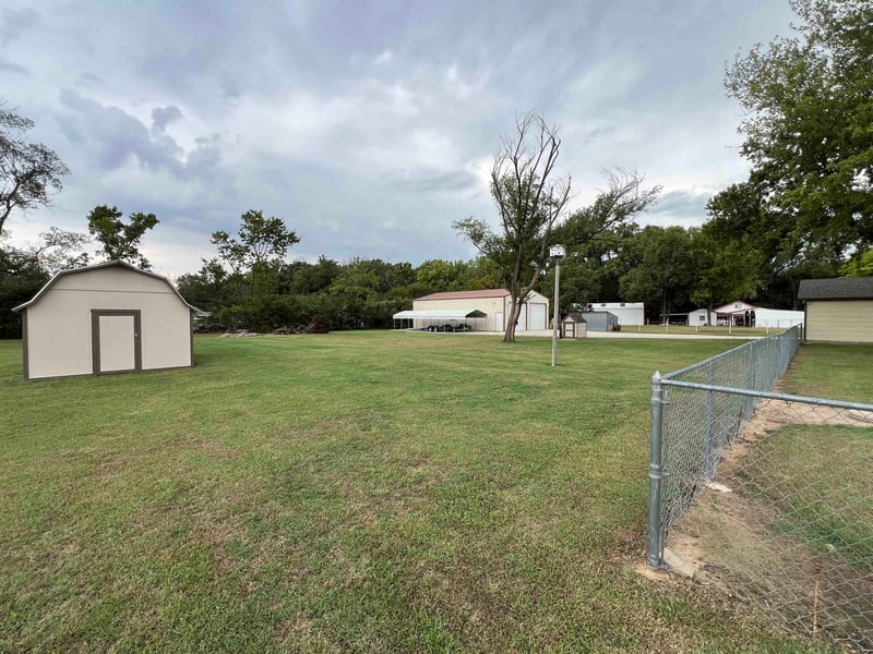 135 W 79th St S, Haysville, KS 67060