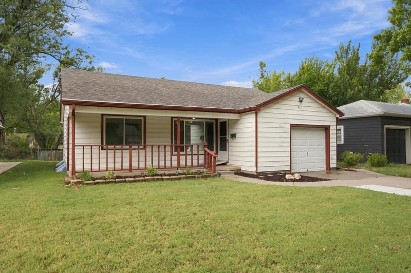 717 S Waverly Dr, Wichita, KS 67218