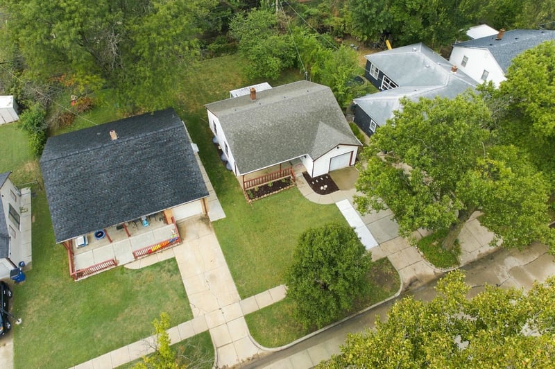 717 S Waverly Dr, Wichita, KS 67218
