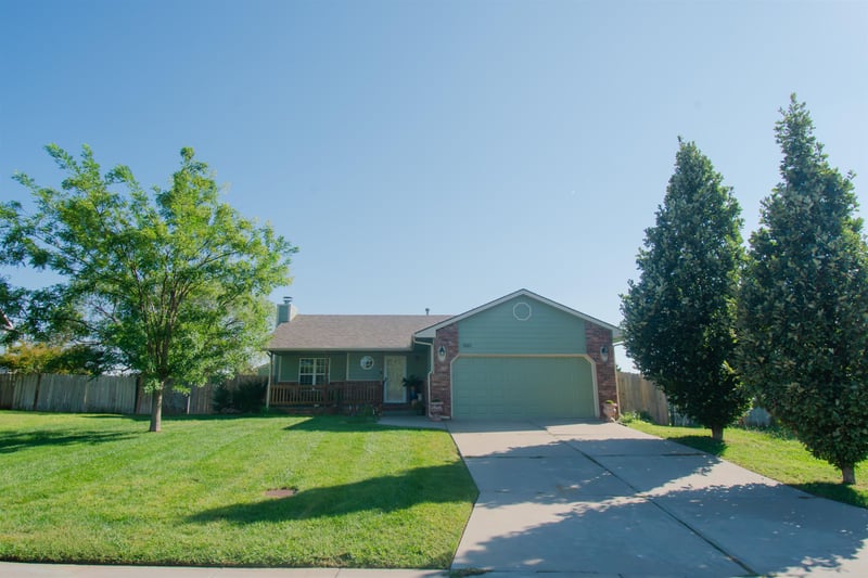 1661 N Prairie Run Cir, Mulvane, KS 67110