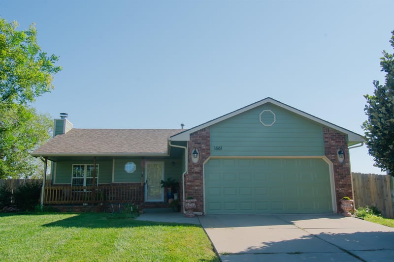 1661 N Prairie Run Cir, Mulvane, KS 67110