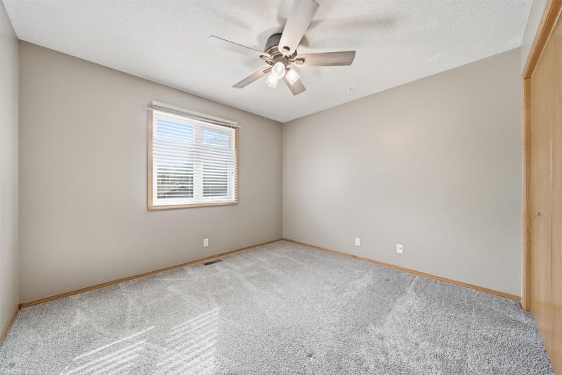 1527 N Pine Grove St, Wichita, KS 67212