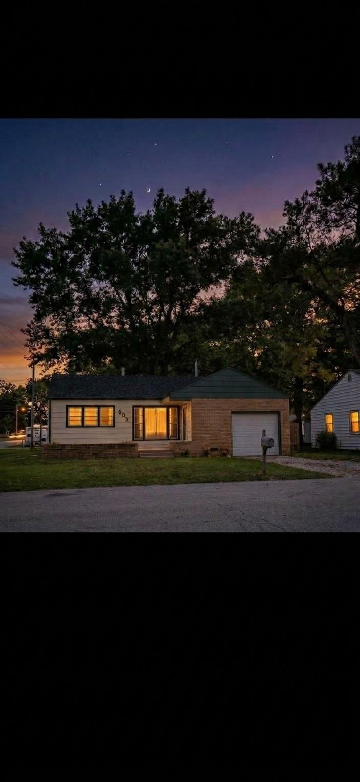 603 S Central Ave, Mulvane, KS 67110