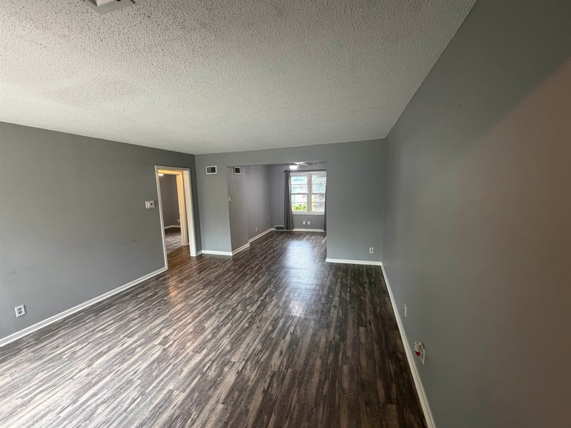 603 S Central Ave, Mulvane, KS 67110