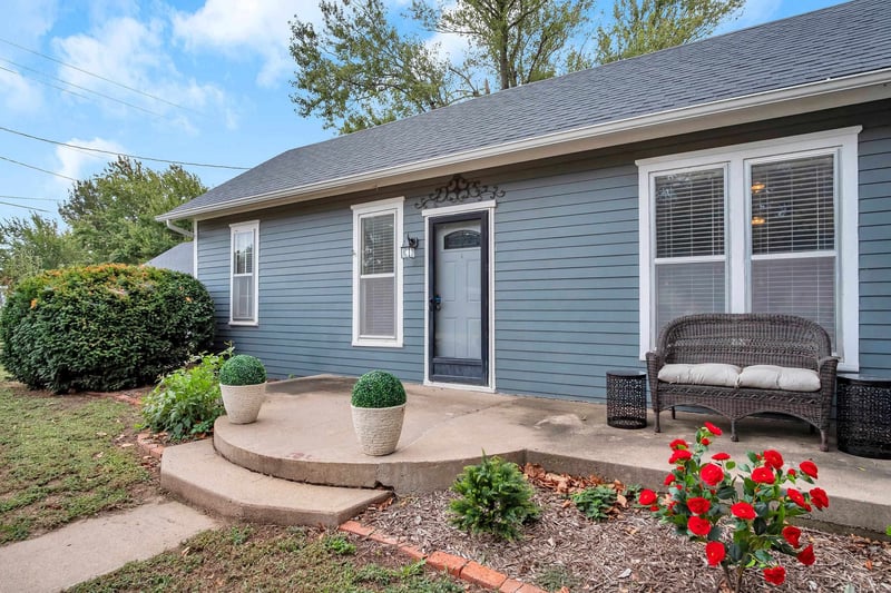 404 S Ohio St, Mount Hope, KS 67108