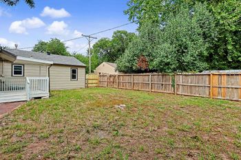 617 W 4th, Haysville, KS 67060