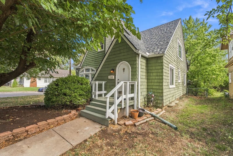 556 N Terrace Dr, Wichita, KS 67208