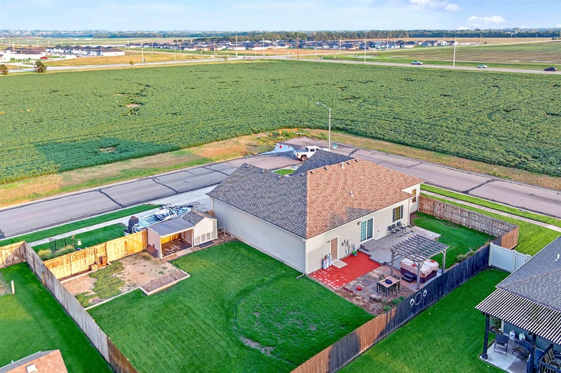 2872 Melanie Ln, Salina, KS 67401