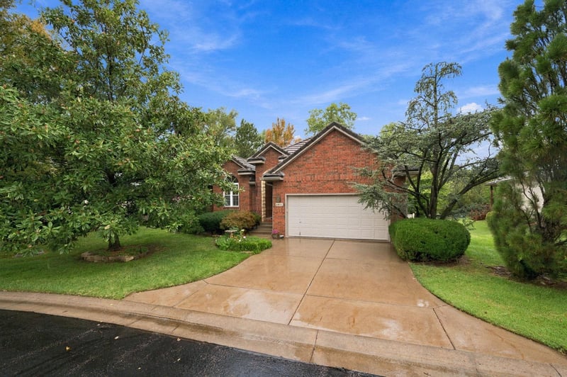 2833 N Plumthicket Cir, Wichita, KS 67226