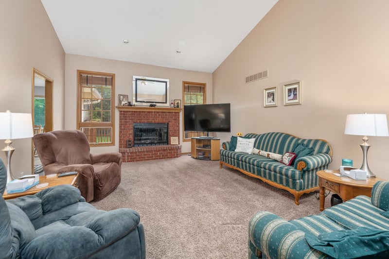 12101 E Moonglow Ave, Derby, KS 67037