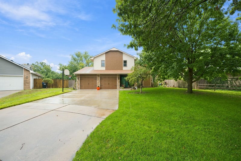 10216 W May Ct, Wichita, KS 67209