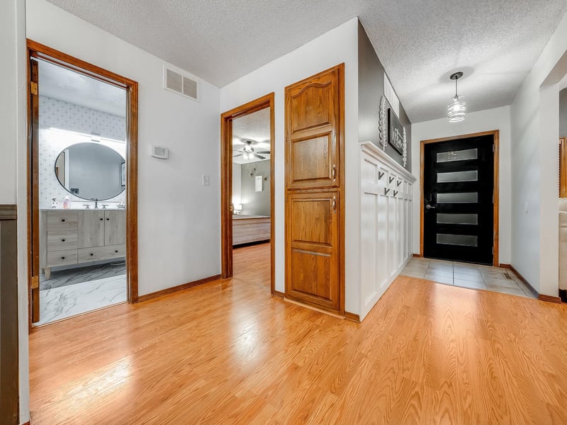 1409 N Wagon Wheel Ct, Derby, KS 67037