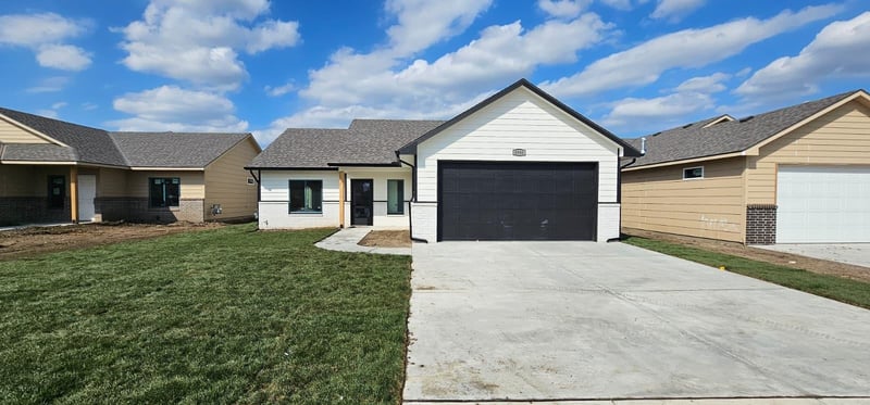 8980 N Joshua St, Bel Aire, KS 67226