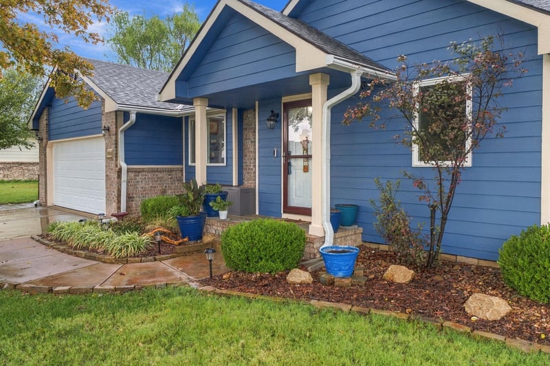 1514 E Mona St, Wichita, KS 67216
