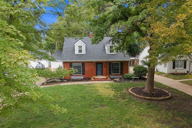 115 N Ridgewood Dr, Wichita, KS 67208